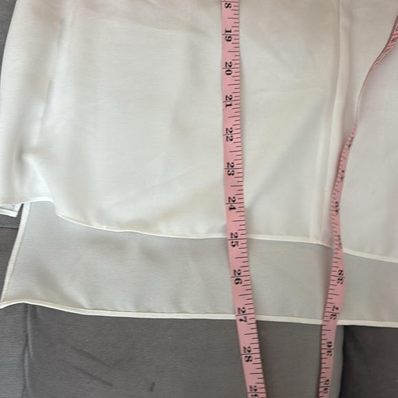 T Tahari Beige and Cream Sleeveless Blouse NWT - Picture 5 of 6